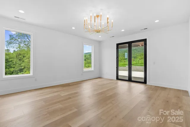 $699,000 | 68 Fullam Lane, Mills River, NC 28759