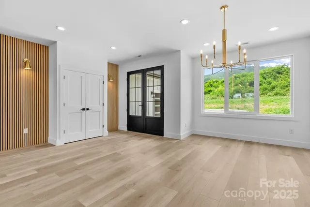 $699,000 | 68 Fullam Lane, Mills River, NC 28759