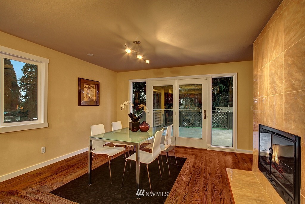 18924 107th Avenue Northeast Bothell, WA 98011 - Photo 6 of 18 Gallery Image 6