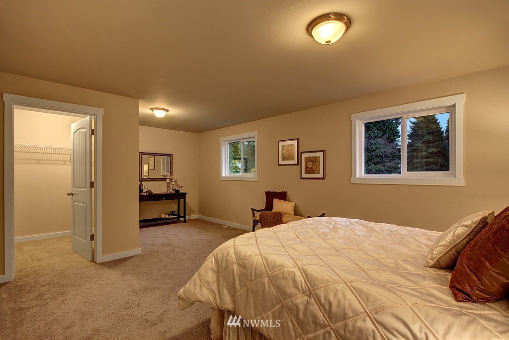 18924 107th Avenue Northeast Bothell, WA 98011 - Photo 7 of 18 Gallery Image 7