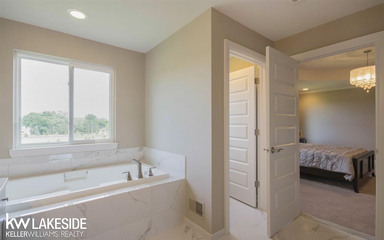 1719 Traceky, Unit 275 Rochester Hills, MI 48306 - Photo 25 of 39