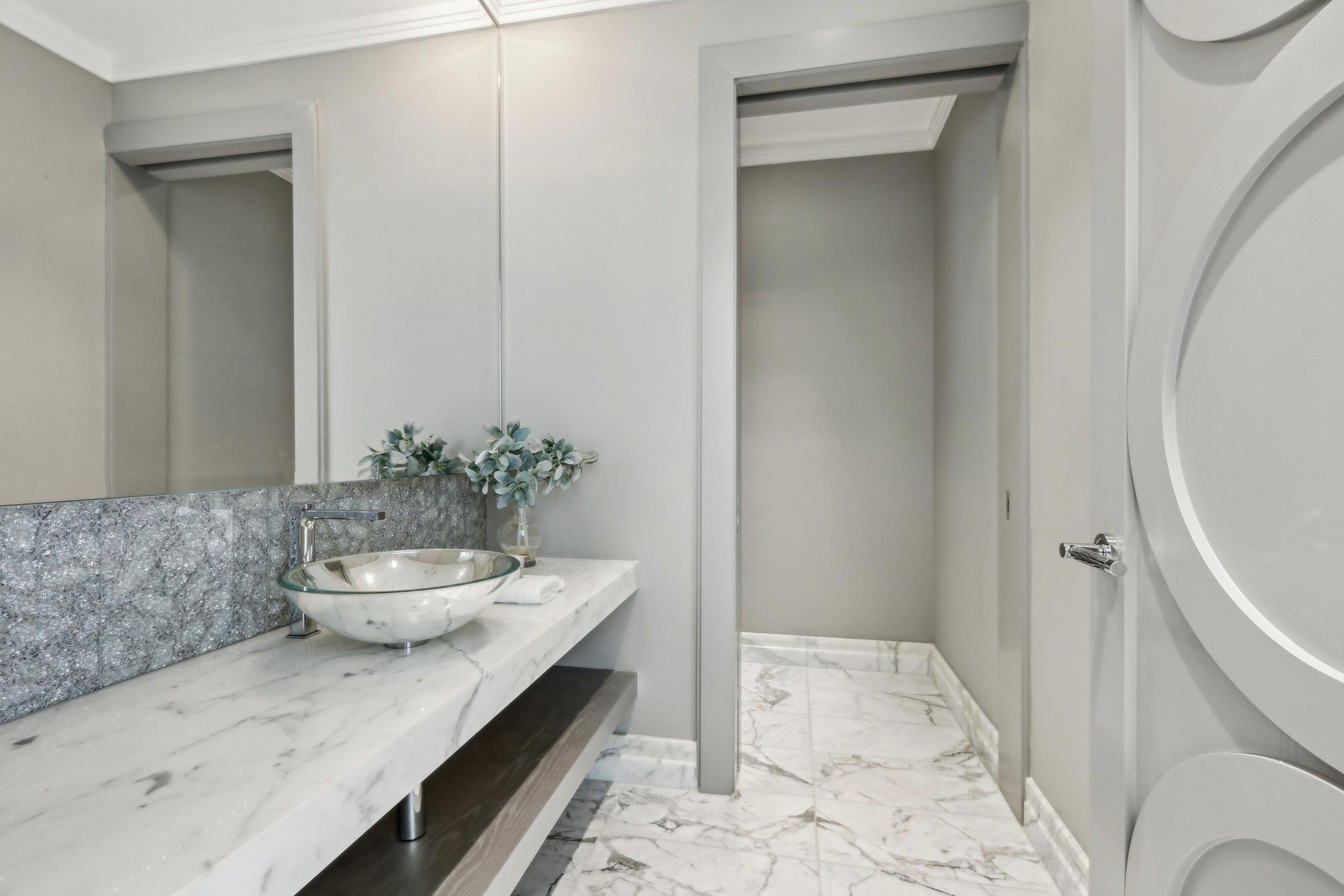 5 Renaissance Square, Unit PH41 ENT White Plains, NY 10601 - Photo 23 of 39 Powder Room South