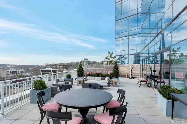$9,900,000 | 5 Renaissance Square, Unit PH41 ENT, White Plains, NY 10601