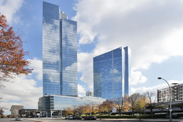 $9,900,000 | 5 Renaissance Square, Unit PH41 ENT, White Plains, NY 10601