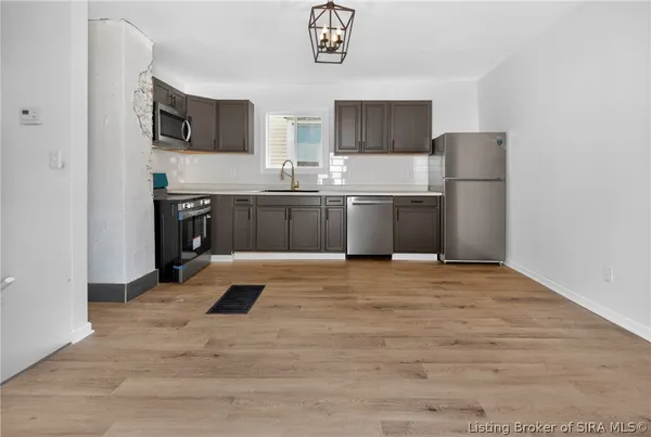 $289,900 | 914 West Main Street, New Albany, IN 47150