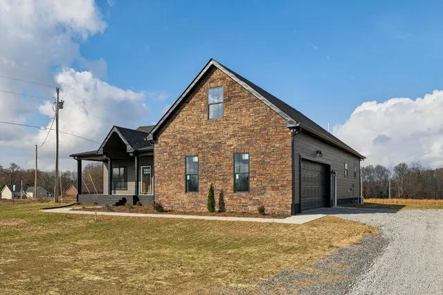 $469,900 | 125 Makinley Drive, Lafayette, TN 37083