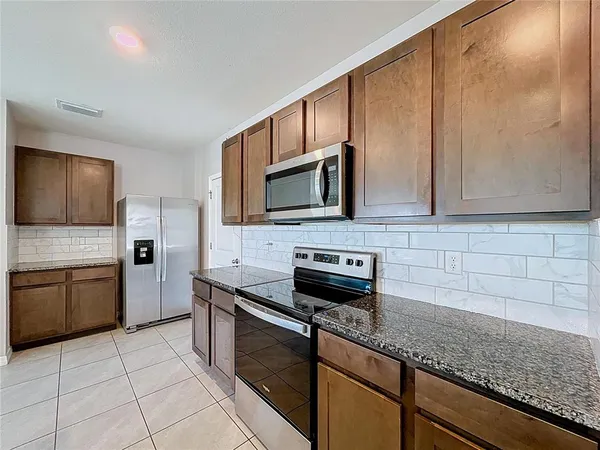 $2,700 | 10878 Penny Gale Loop, San Antonio, FL 33576