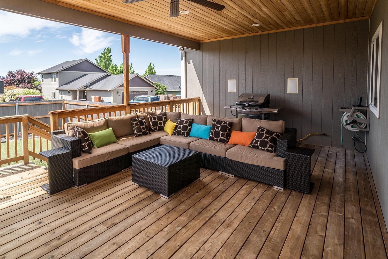614 Barton Road Eagle Point, OR 97524 - Photo 2 of 27 Additional Photo