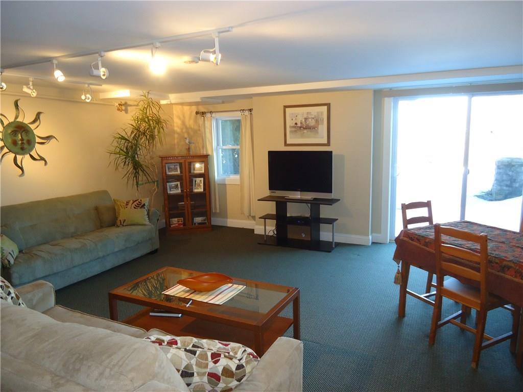 55 Israel Head Road, Unit G2 Ogunquit, ME 03907 - Photo 7 of 32 Large living room with 2 sleeper sofas.