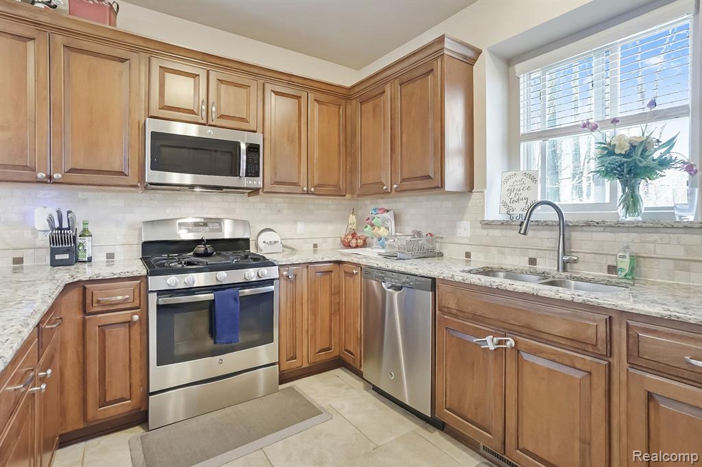 50477 Edith Street Chesterfield, MI 48047 - Photo 16 of 41