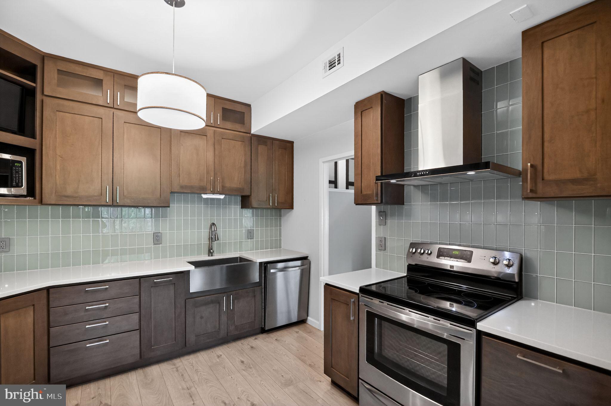 2114 Green Watch Way, Unit 10/201E Reston, VA 20191 - Photo 8 of 31