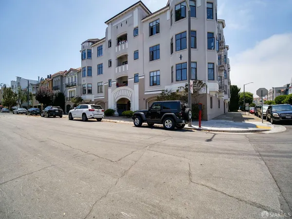 $5,250 | 3757 Webster Street, Unit 102, San Francisco, CA 94123