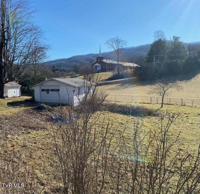 1805 Cherokee Road Johnson City, TN 37604 - Photo 3 of 4 cherokee 3