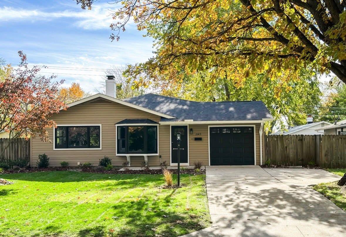 2413 Edgevale Road Columbus, OH 43221 - Photo 1 of 21 IMG_2295