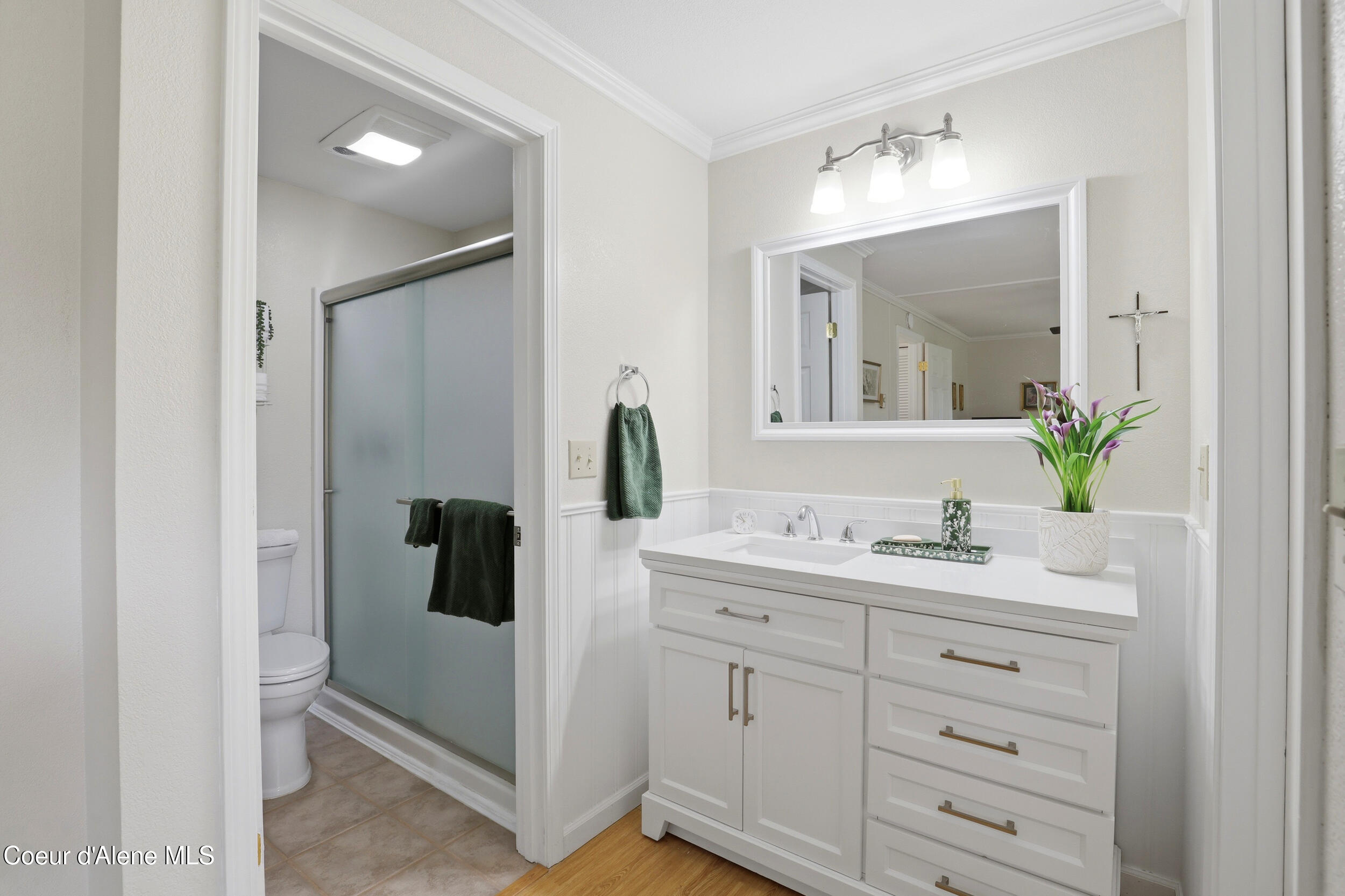 5299 West Green Court, Unit 9 Rathdrum, ID 83858 - Photo 23 of 37 Primary Ensuite