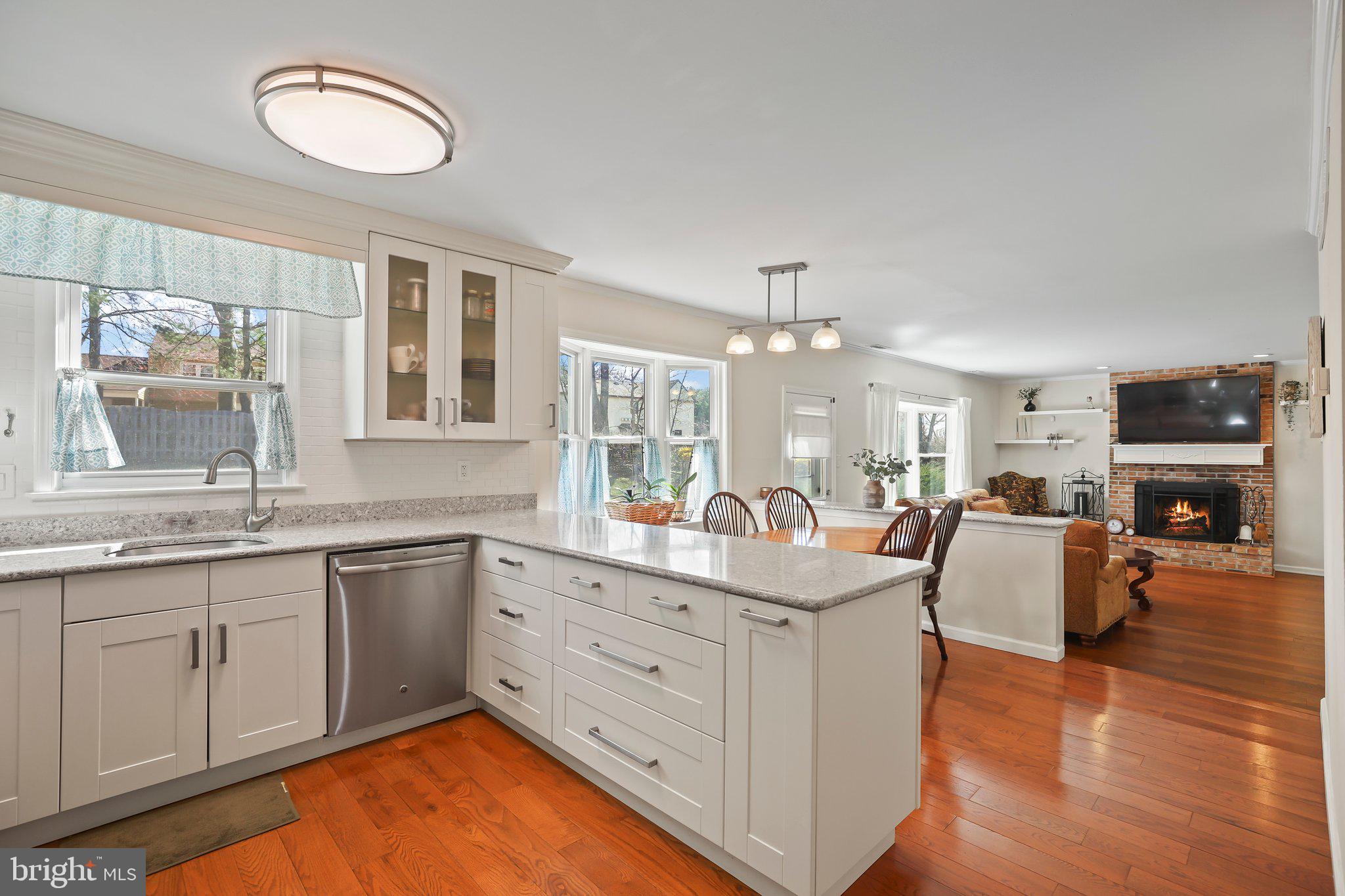 876 Henry Drive Yardley, PA 19067 - Photo 14 of 65 Kitchen