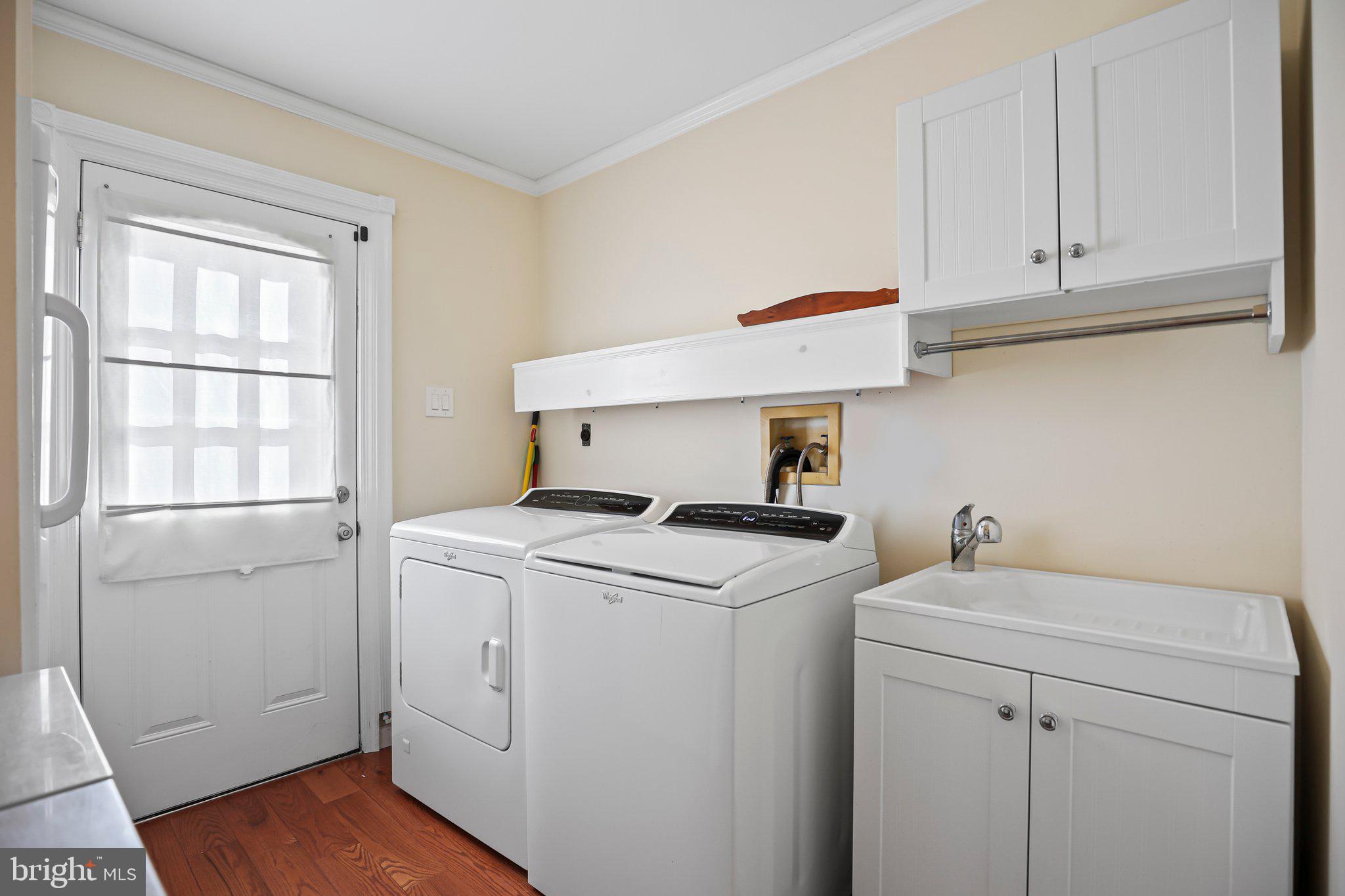 876 Henry Drive Yardley, PA 19067 - Photo 21 of 65 a utility room with dryer and washer