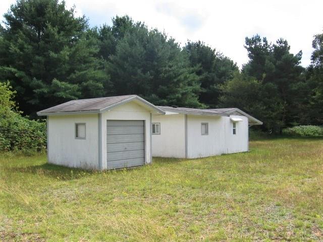 5741 Hintz Road Palms, MI 48465 - Photo 38 of 51 31393896-37.JPG