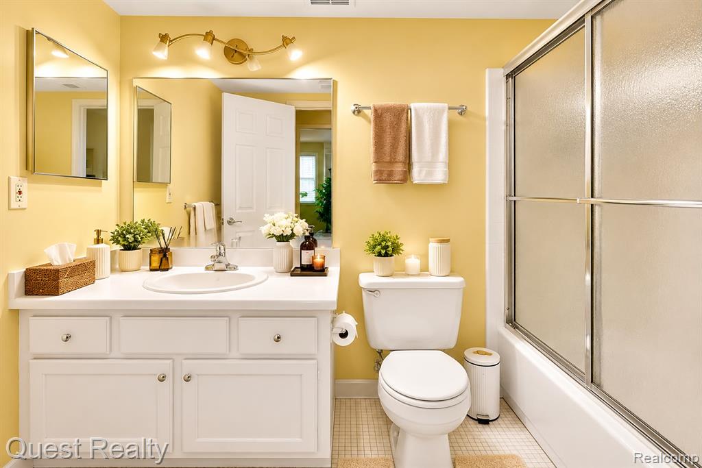 30028 West 12 Mile Road, Unit 27 Farmington Hills, MI 48334 - Photo 11 of 13