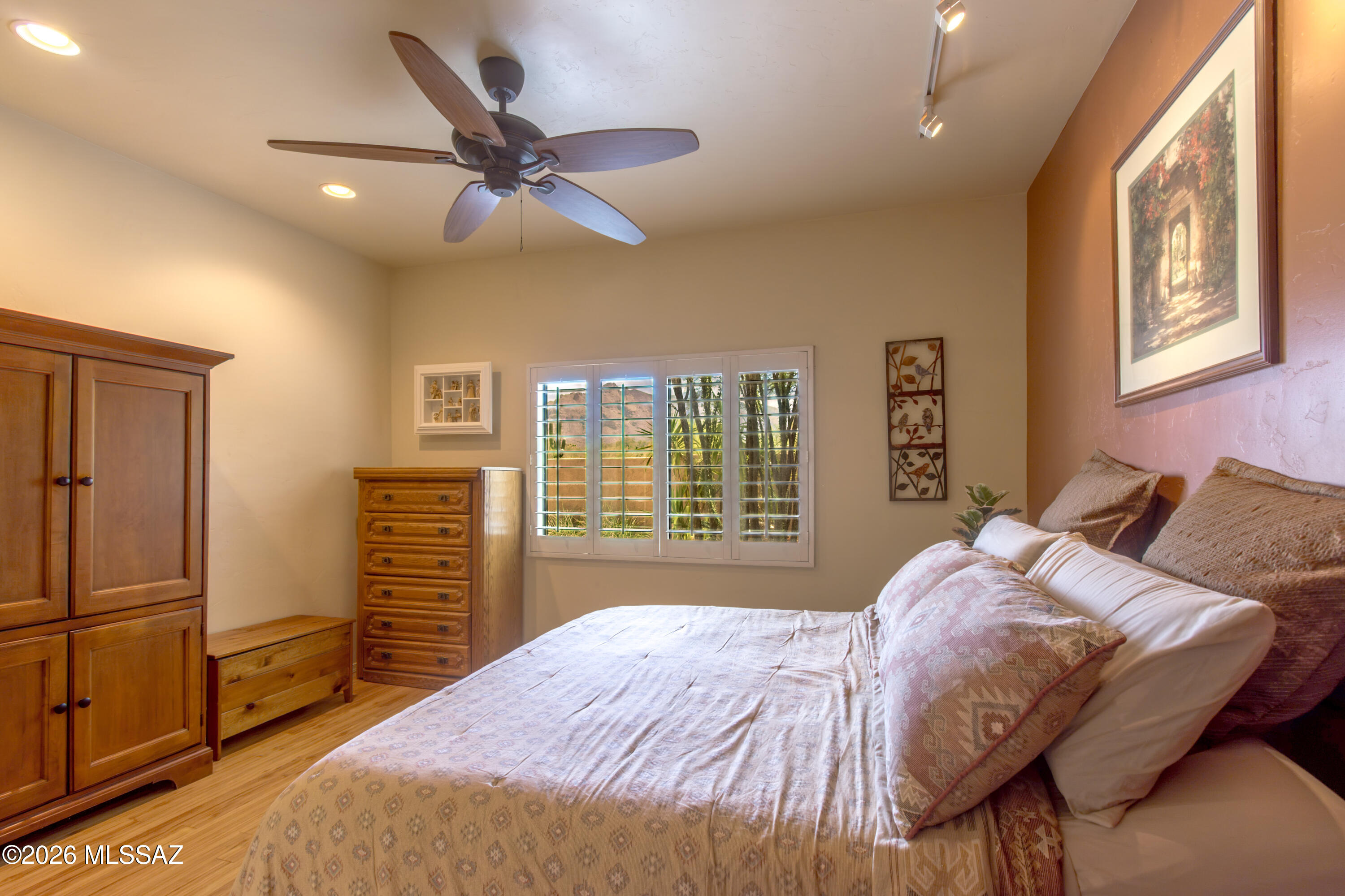 720 East Rudasill Road Tucson, AZ 85718 - Photo 19 of 48 You can darken the room, or open the wood shutters for great light.