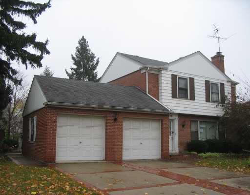 635 East Golf Road Des Plaines, IL 60016 - Photo 1 of 1 a front view of a house