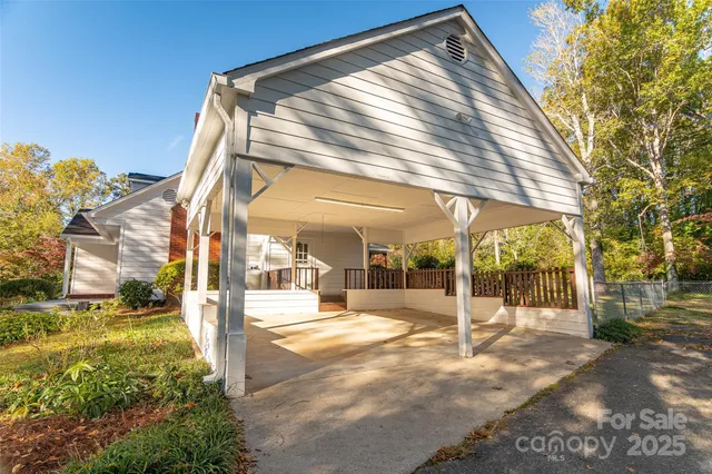 a view of a house with a outdoor space