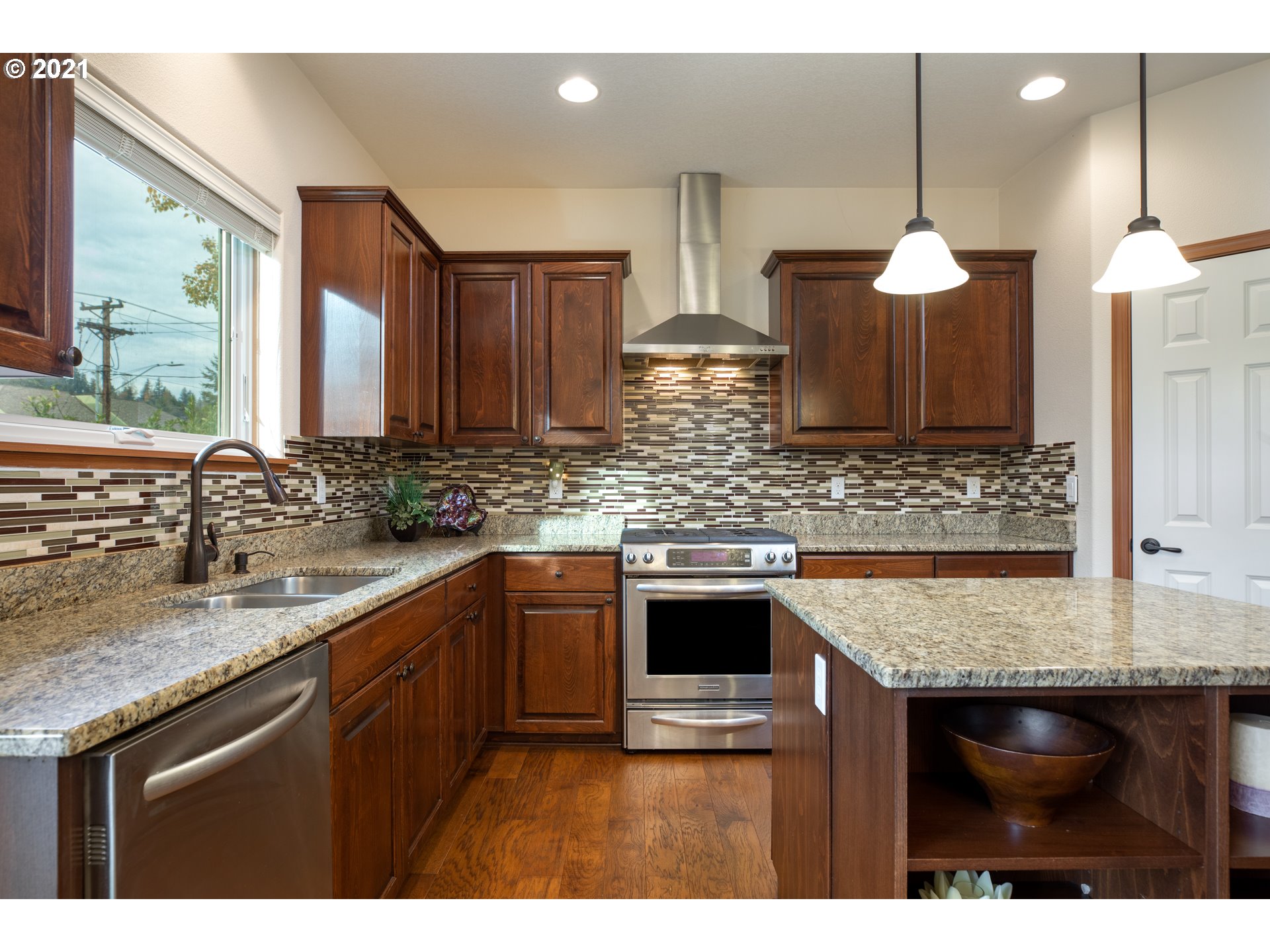 12962 Knaus Road Lake Oswego, OR 97034 - Photo 13 of 32 Kitchen