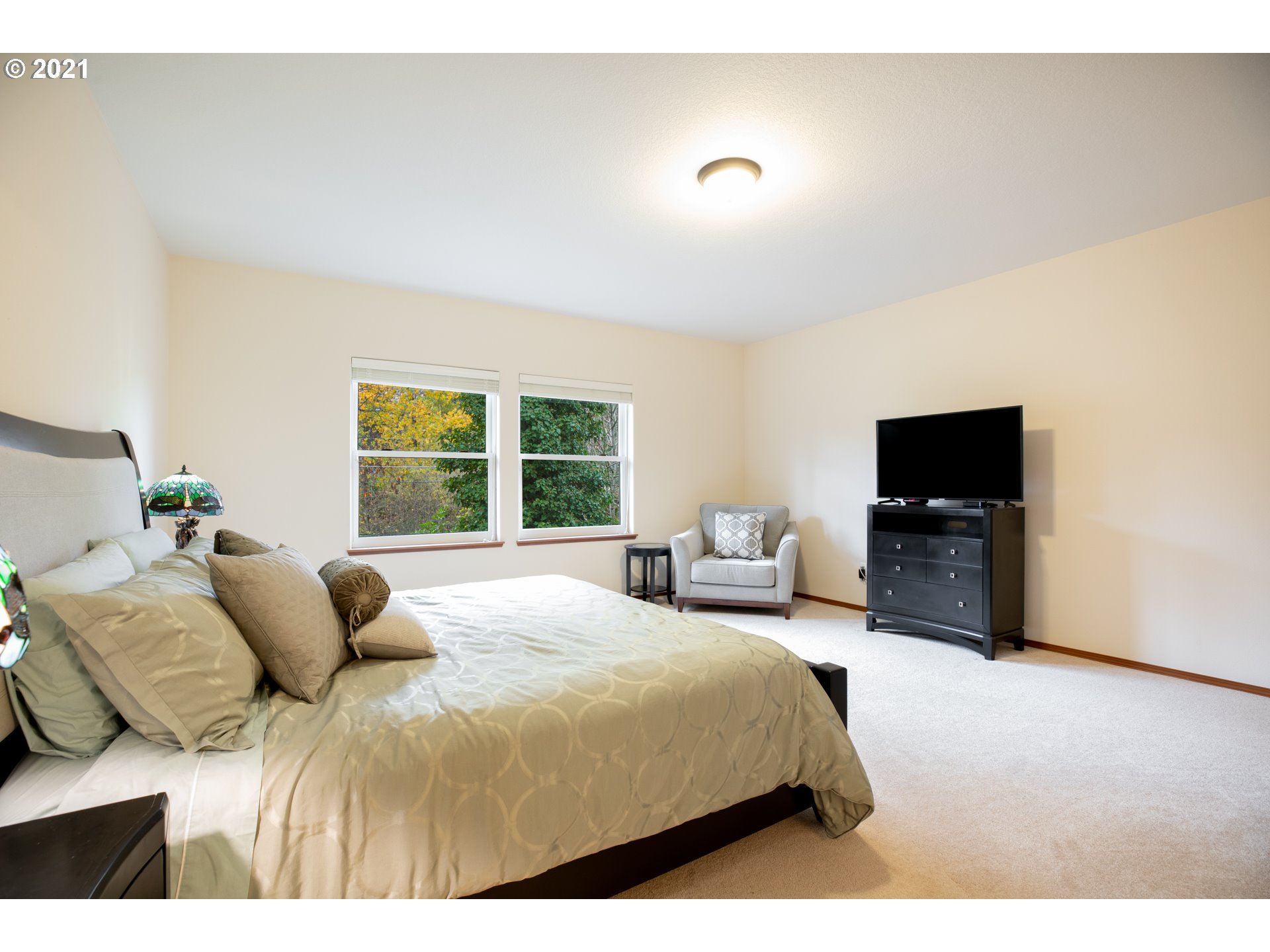 12962 Knaus Road Lake Oswego, OR 97034 - Photo 16 of 32 Bedroom, Primary