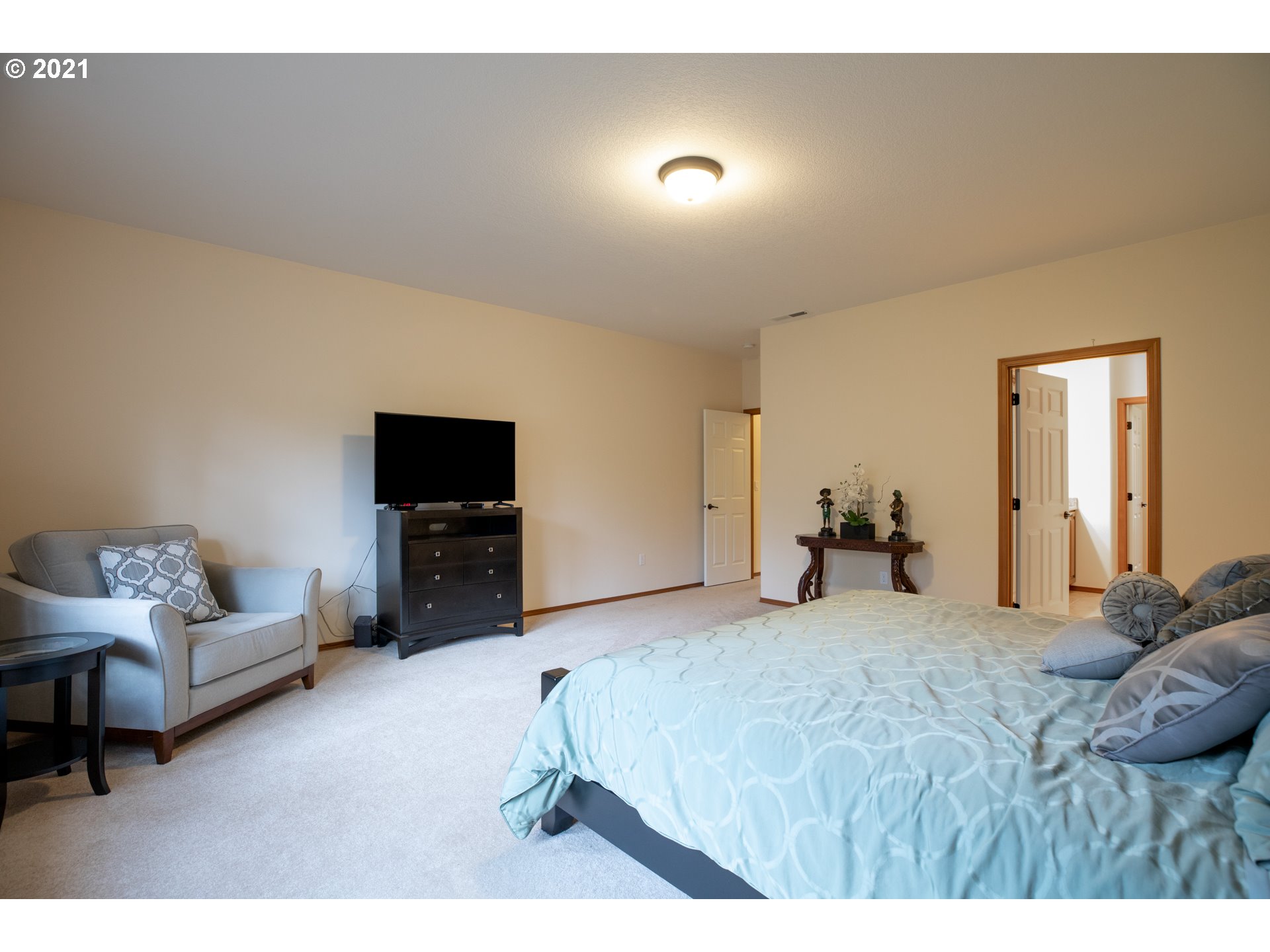 12962 Knaus Road Lake Oswego, OR 97034 - Photo 17 of 32 Bedroom, Primary