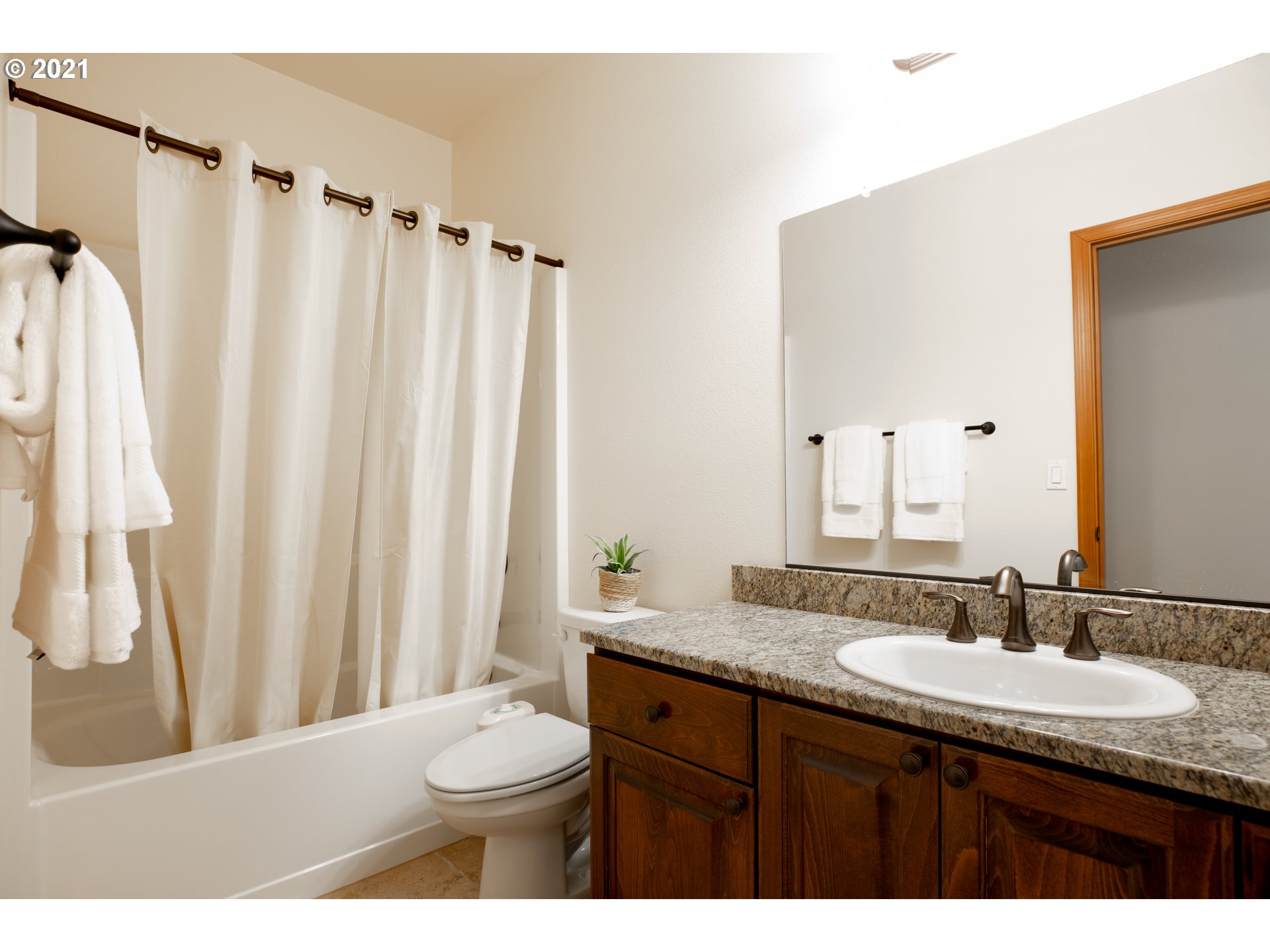 12962 Knaus Road Lake Oswego, OR 97034 - Photo 22 of 32 Bathroom