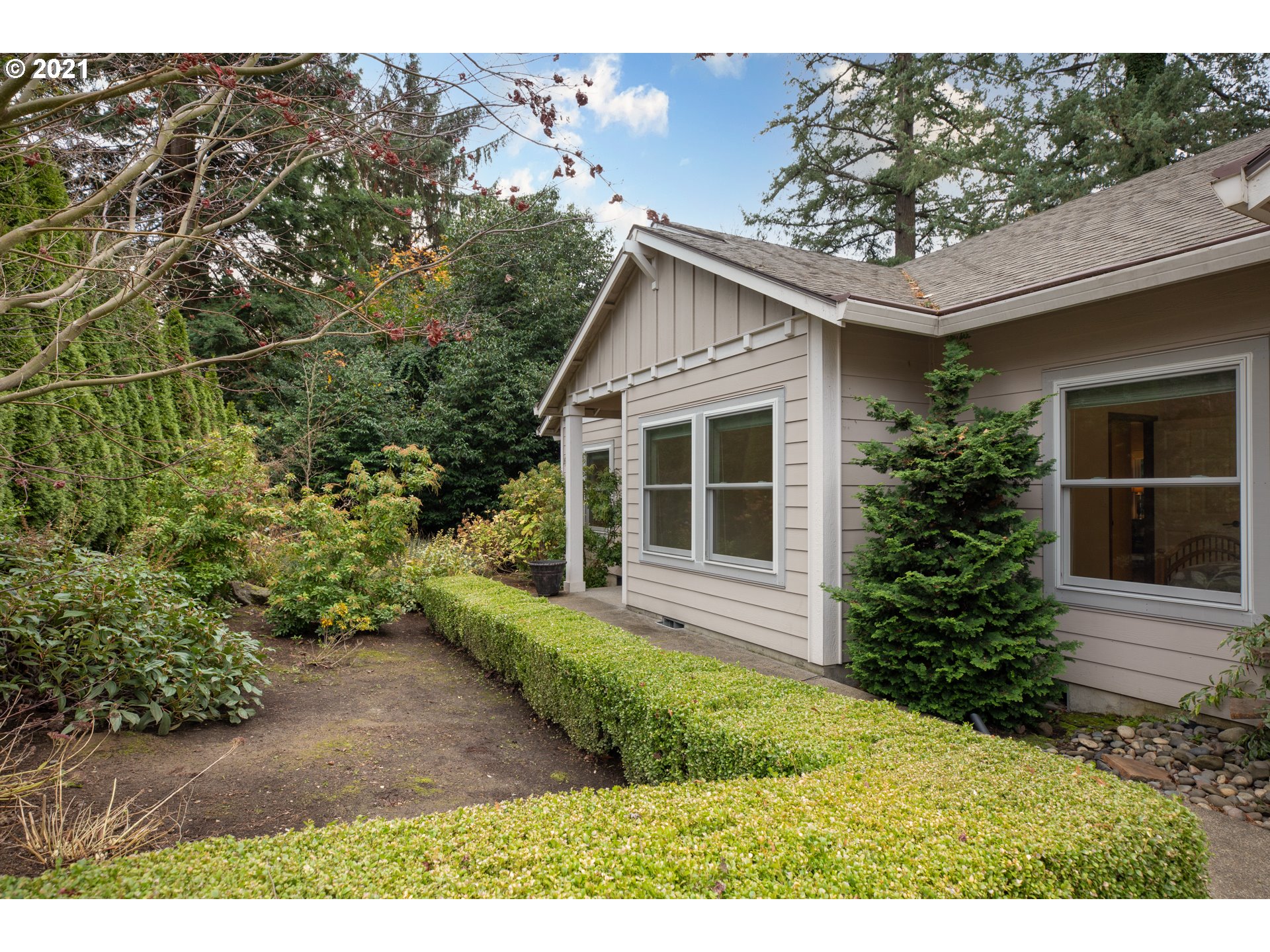 12962 Knaus Road Lake Oswego, OR 97034 - Photo 27 of 32 Yard