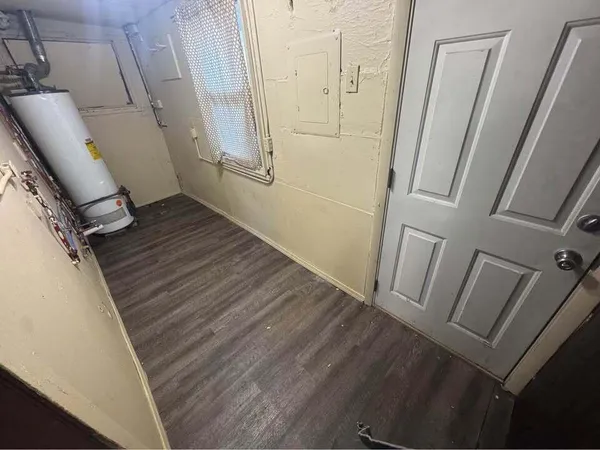 $1,000 | 105 East 39th Avenue, Gary, IN 46409