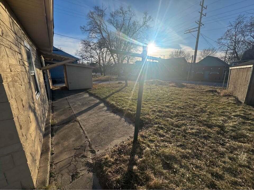 105 East 39th Avenue Gary, IN 46409 - Photo 4 of 19 a view of a backyard