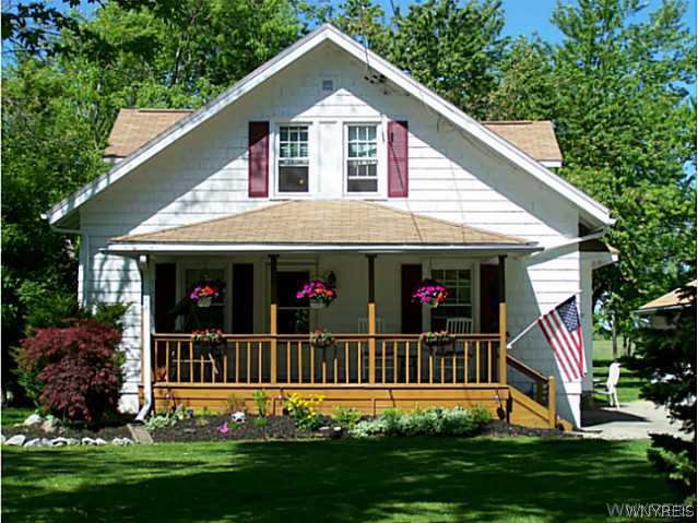 6212 Walmore Road Wheatfield, NY 14132 - Photo 1 of 1 Exterior Front Amazing House with excellent landsc