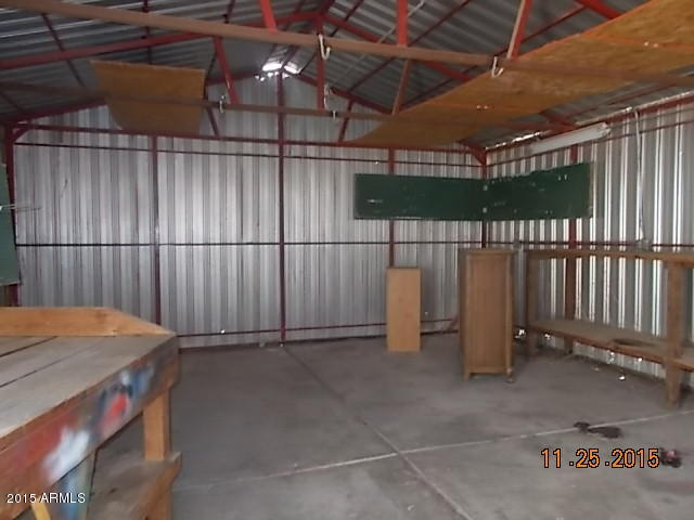 7125 West Nancy Road Peoria, AZ 85382 - Photo 37 of 39 a view of a garage
