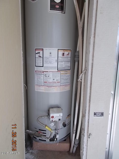 7125 West Nancy Road Peoria, AZ 85382 - Photo 39 of 39 a utility room with dryer and washer