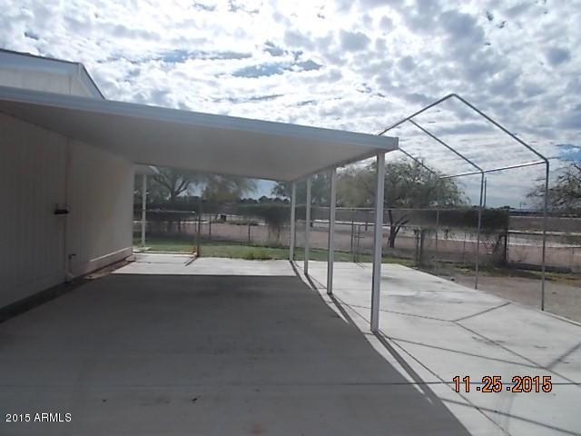 7125 West Nancy Road Peoria, AZ 85382 - Photo 9 of 39 a view of a indoor basketball court
