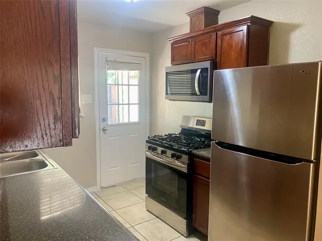 $1,500 | 1211 Stone Drive, Irving, TX 75061