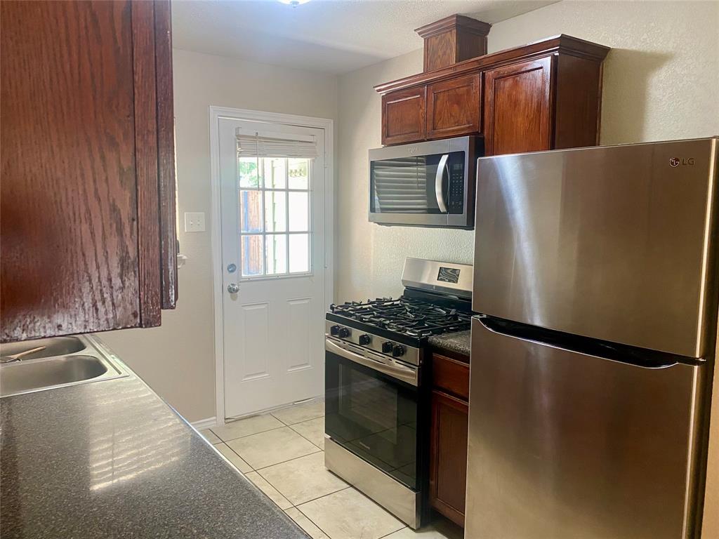 1211 Stone Drive Irving, TX 75061 - Photo 3 of 8