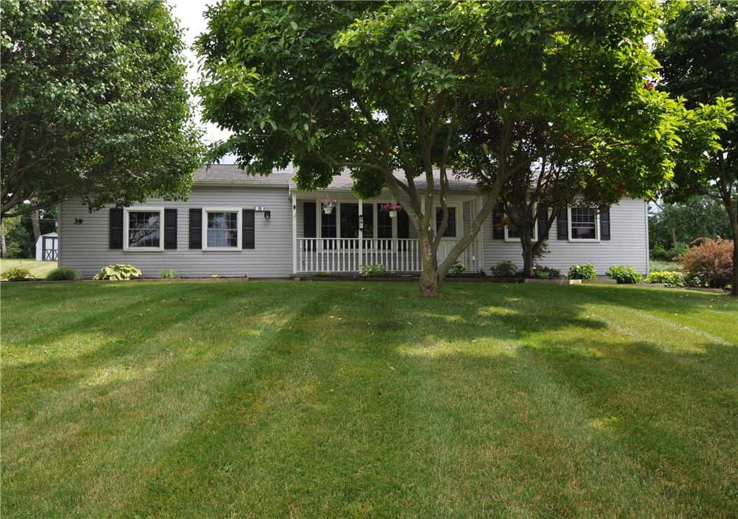 39 Cape Cod Way Henrietta, NY 14623 - Photo 1 of 13