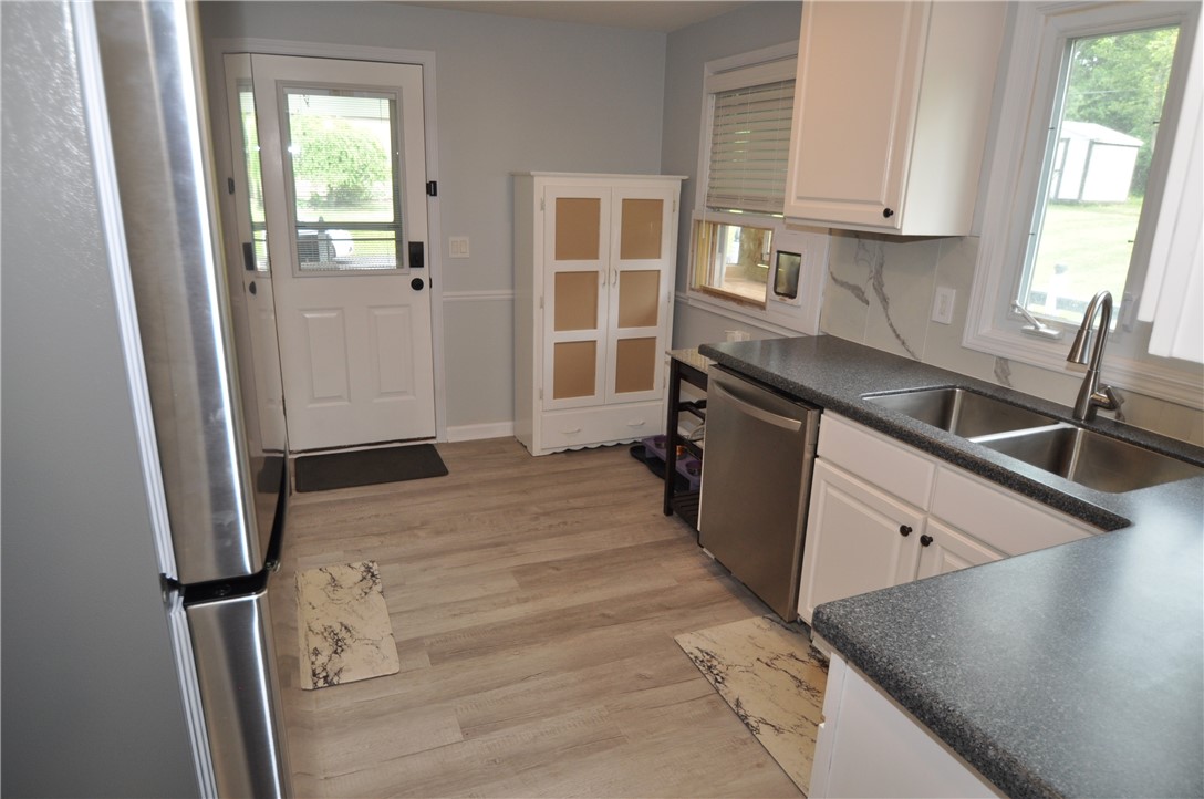 39 Cape Cod Way Henrietta, NY 14623 - Photo 5 of 13