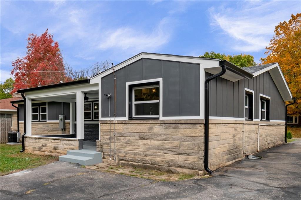 6038 Garver Road Indianapolis, IN 46208 - Photo 5 of 37 Gallery Image 5