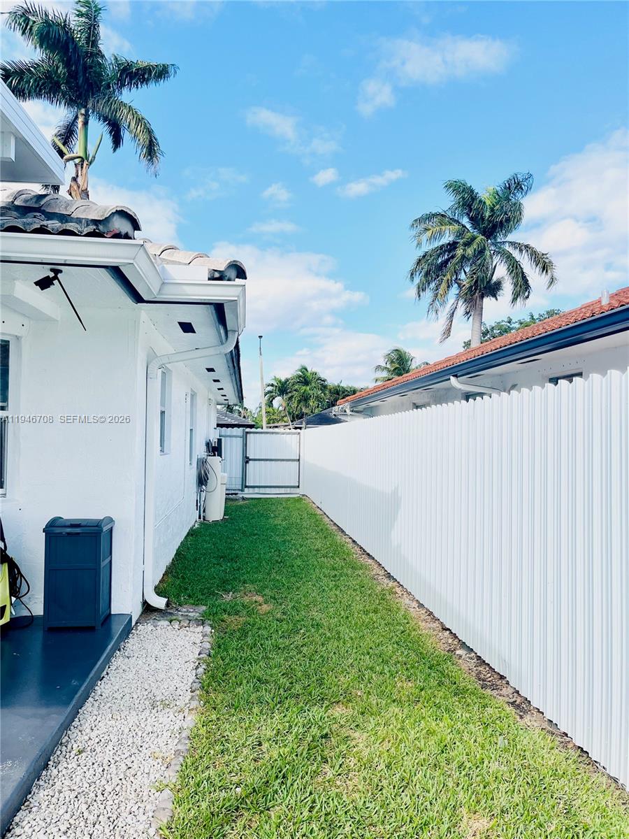 14742 Southwest 176th Terrace Miami, FL 33187 - Photo 24 of 25