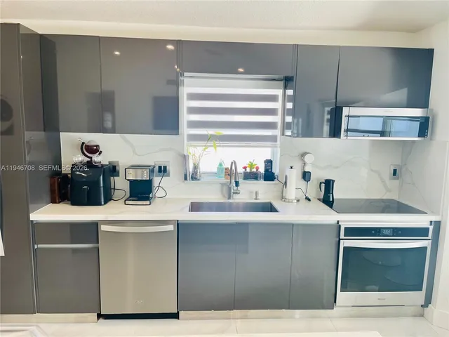 $4,000 | 14742 Southwest 176th Terrace, Miami, FL 33187