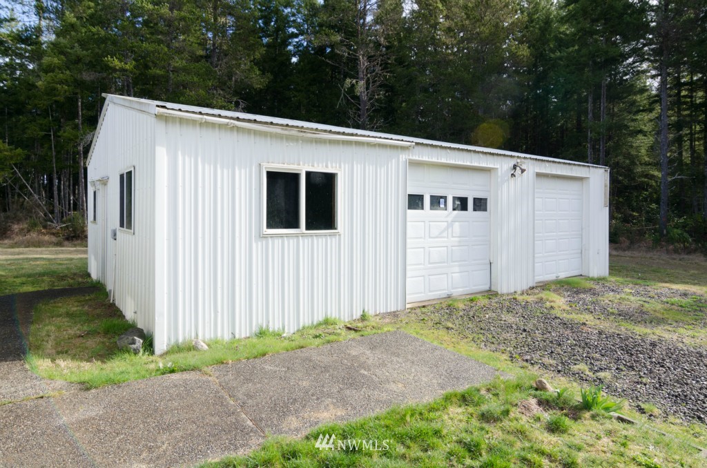 300 Northeast Tee Lake Pines Road Tahuya, WA 98588 - Photo 7 of 25 Gallery Image 7