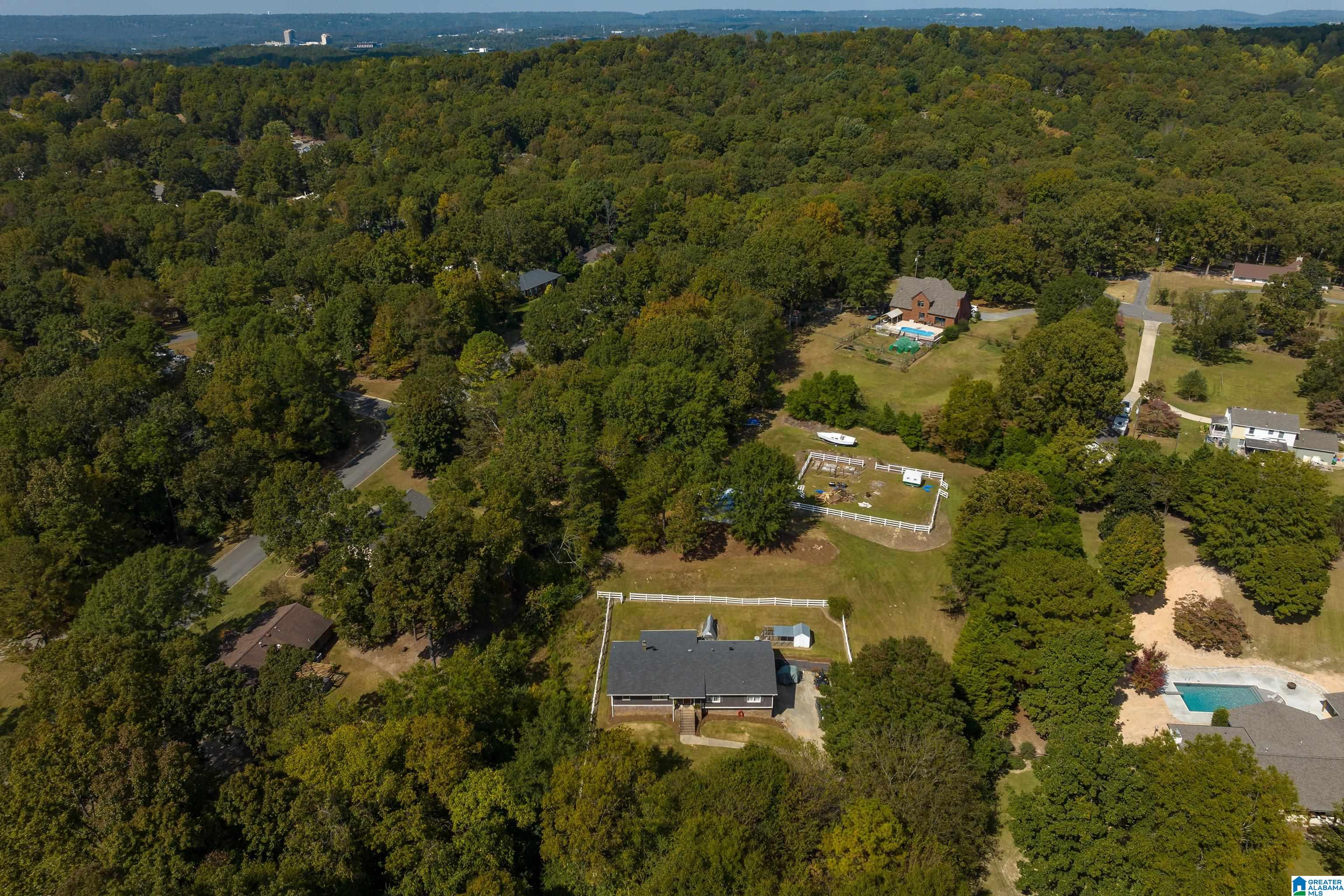 204 Auburn Road Pelham, AL 35124 - Photo 33 of 45