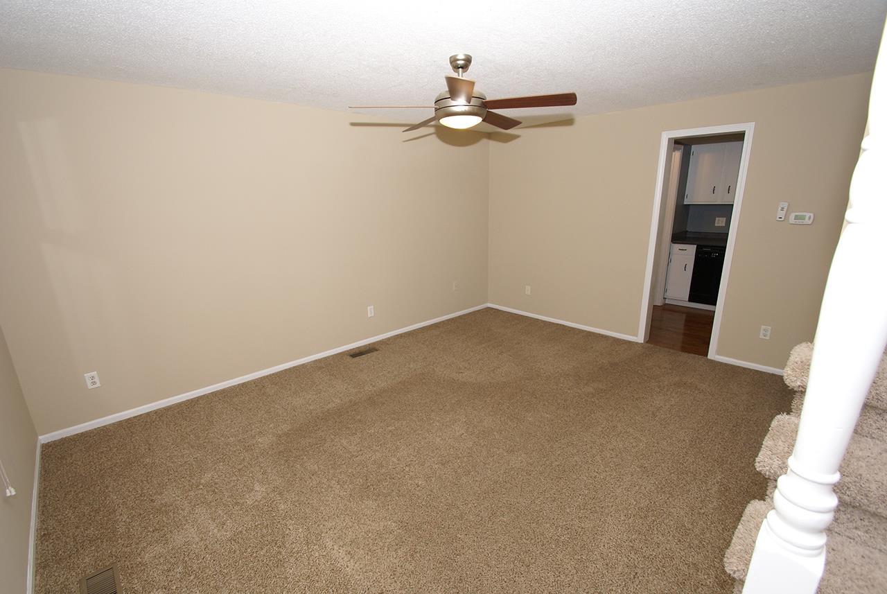 8218 Roxboro Court Fort Wayne, IN 46815 - Photo 12 of 30 Gallery Image 12