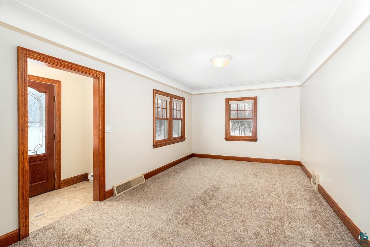 4304 Krueger Road Duluth, MN 55811 - Photo 4 of 38