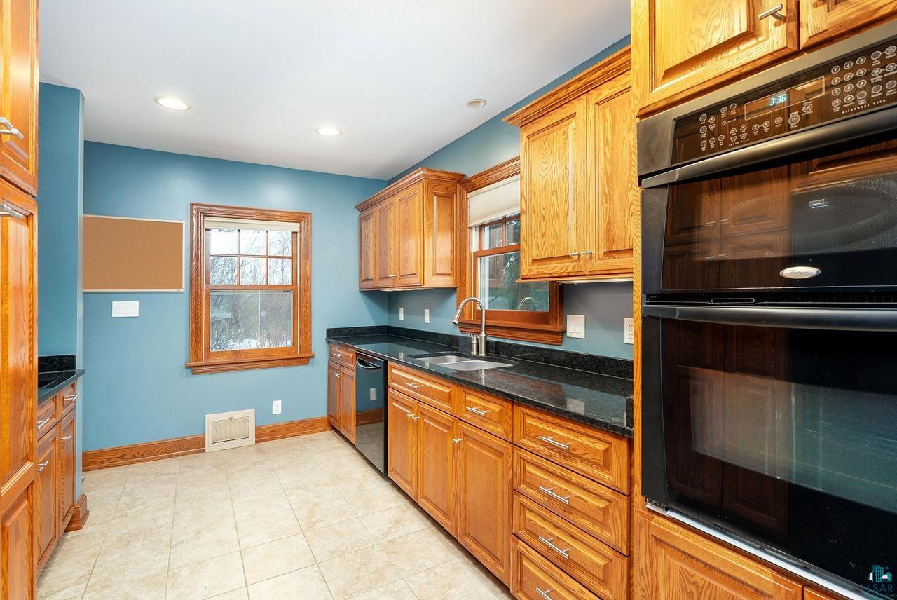 4304 Krueger Road Duluth, MN 55811 - Photo 10 of 38