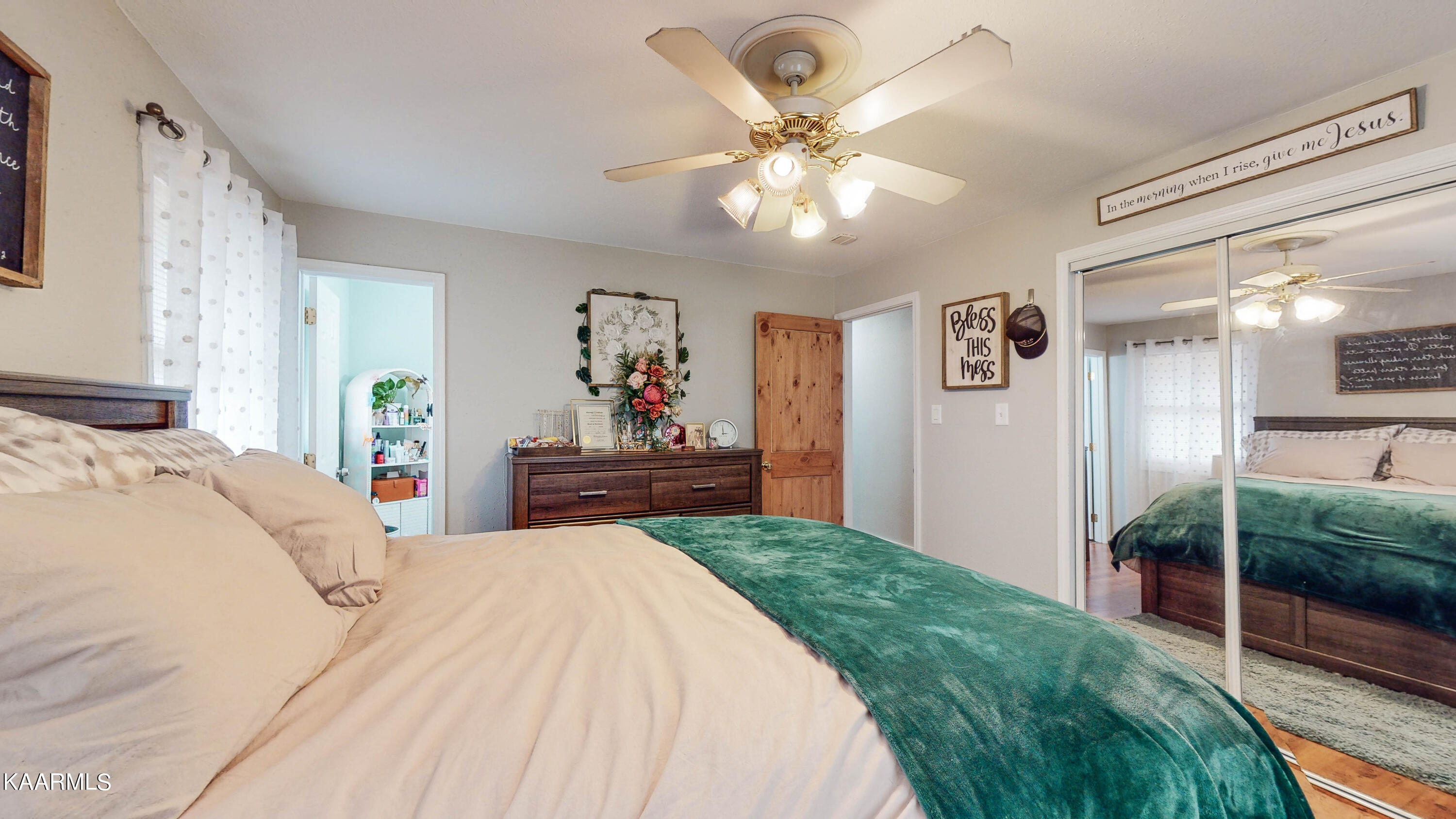 352 Raccoon Valley Road Powell, TN 37849 - Photo 12 of 14 352-Raccoon-Valley-Rd-12142022_145629